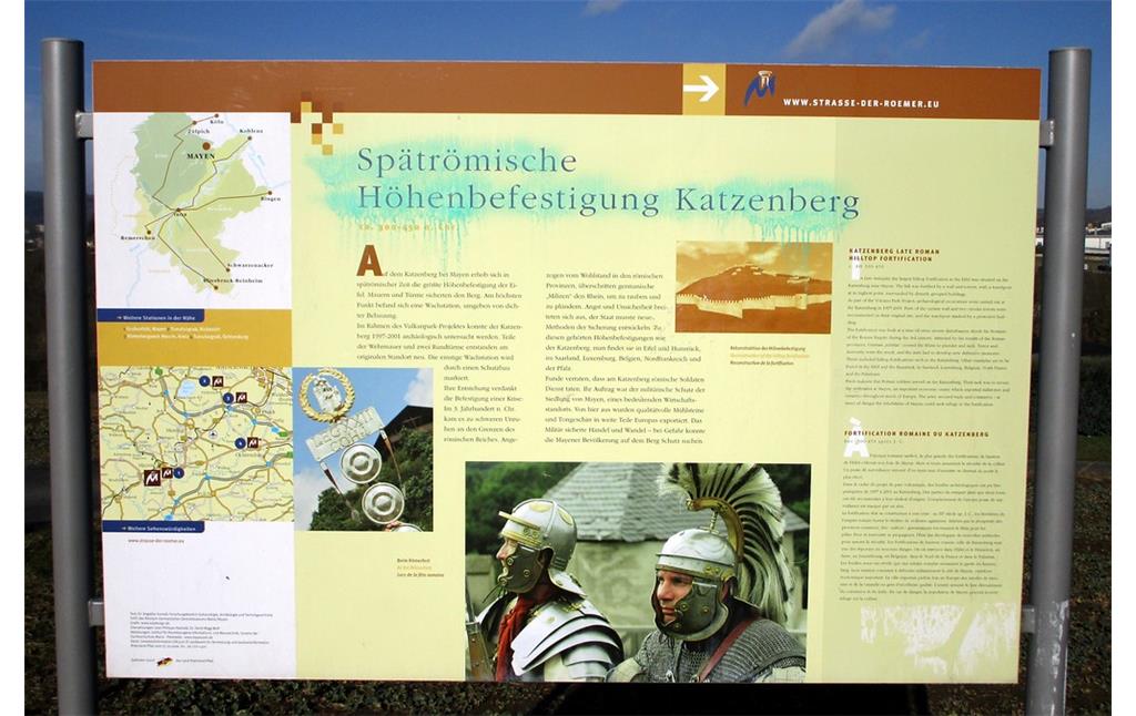 Informationstafel zur spätrömischen Höhenbefestigung "Römerwarte Katzenberg" bei Mayen (2015)