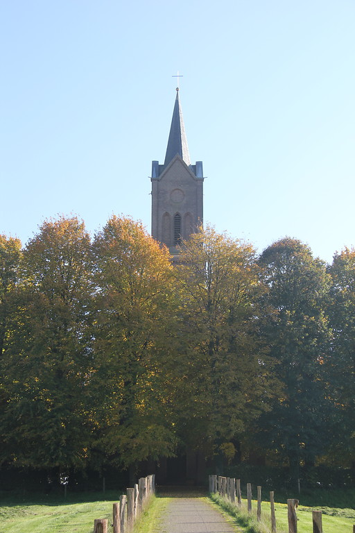 Die Elisabethkirche in Bedburg-Hau-Louisendorf (2015).