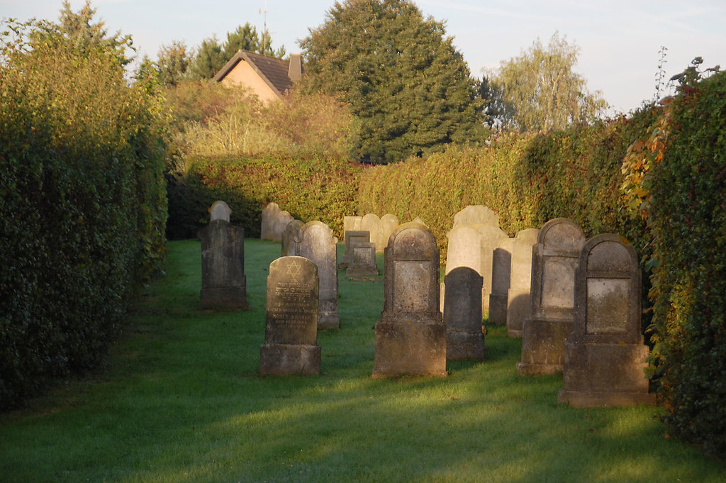 Das Gräberfeld des jüdischen Friedhofs in der Kerpener Straße in Erftstadt-Gymnich (2010).