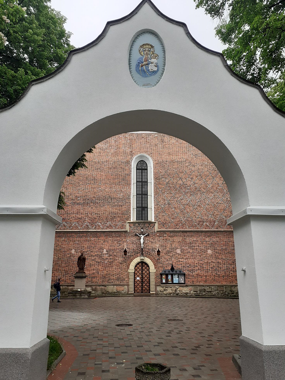 Arch and facade of the church of St. Bartholomew in Drohobych (2021)