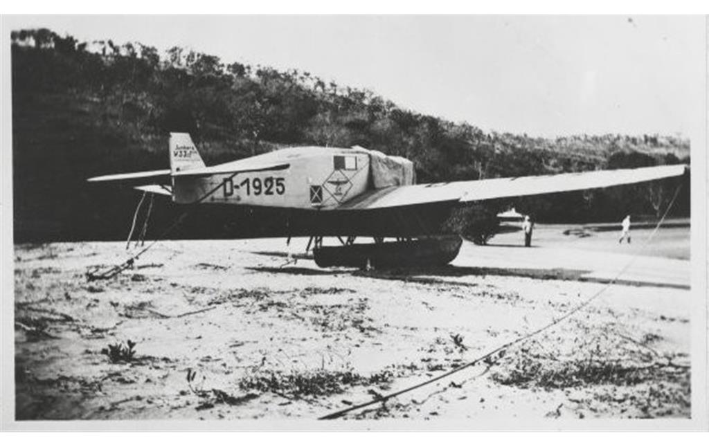 Das 1932 in Köln gestartete und in West-Australien notgelandete Wasserflugzeug vom Typ Junkers W 33 (Kennung D-1925).