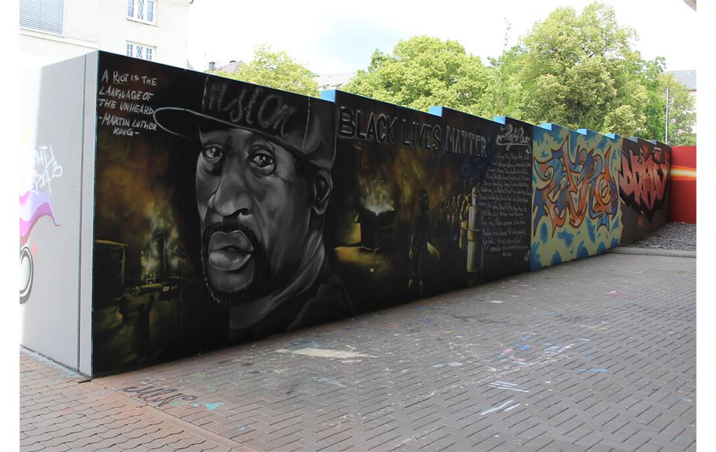 Mauerabschnitt der Graffiti "Hall of Fame" in Koblenz-Lützel (2020)