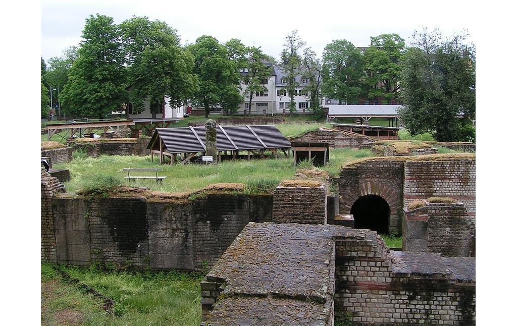 Blick auf die ruinösen Überreste der Trierer Barbarathermen (2007)