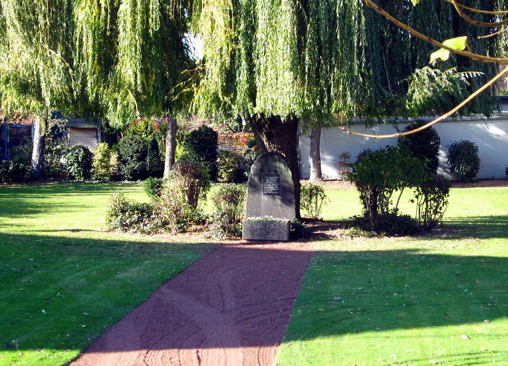 Jüdischer Friedhof Sankt Tönis, Gedenkstein (2011)