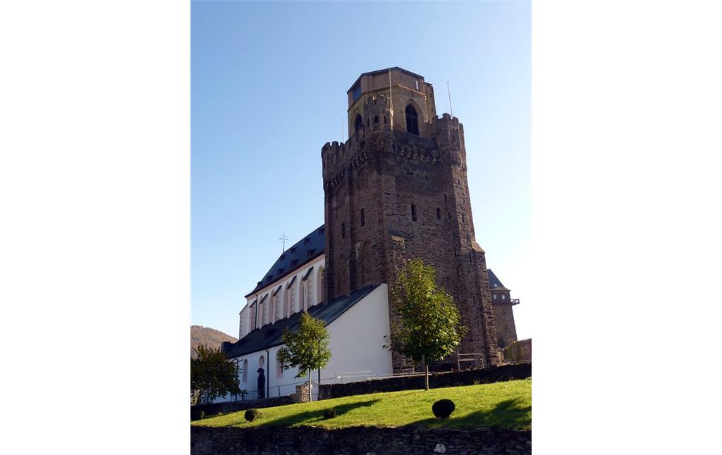 St. Martinskirche Oberwesel (2016): Der Turm gilt als imposantestes Beispiel sakraler Wehrtechnik der Gotik im Rheinland.