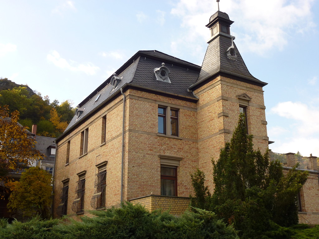 Die Villa in der Mainzer Straße 6 in Oberwesel (hier 2016) diente früher als Haus für den Schlossverwalter der Schönburg.