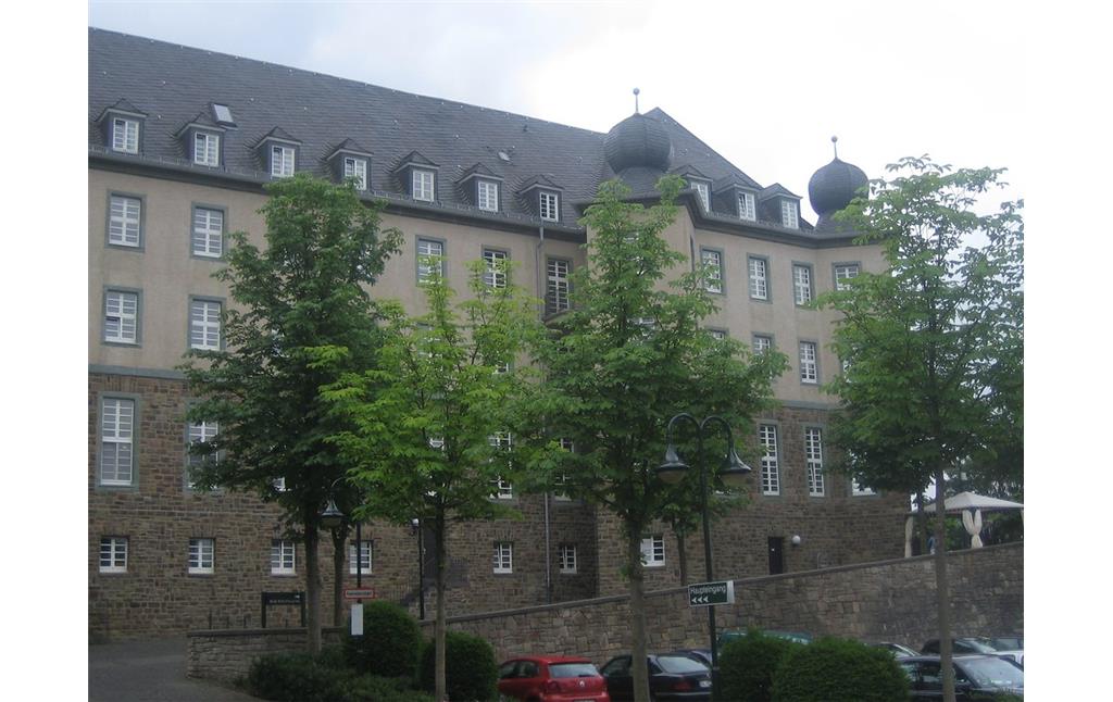 Kardinal-Schulte-Haus in Bensberg, Westflügel