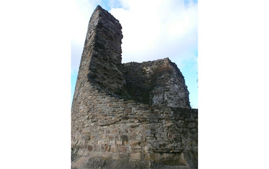 Ein zum Teil erhaltener Rundturm des Römerkastells in Boppard am Rhein (2014)