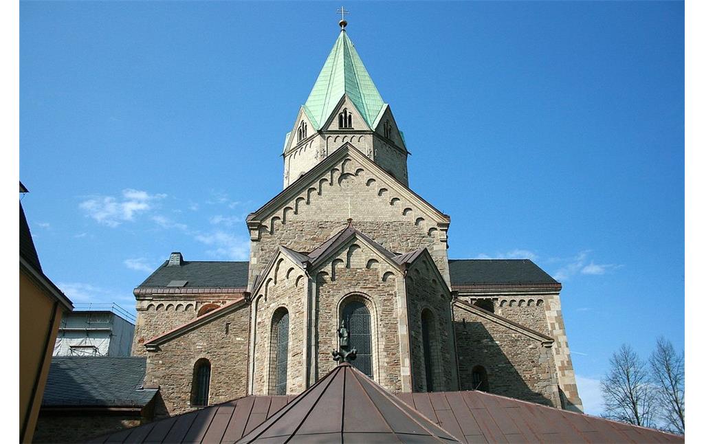 Der Dachbereich der früheren Abteikirche und heutigen Pfarrkirche Sankt Ludgerus in Essen-Werden (2009).