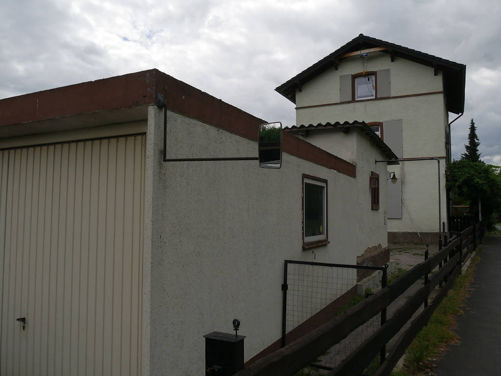 Streckenwärterhaus mit Garage bei Villmar-Aumenau (2017)