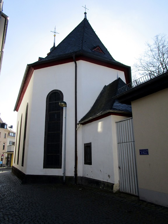 Rückwärtige Seitenansicht der Heilig-Geist-Kapelle in der Mayener Stehbach (2015).