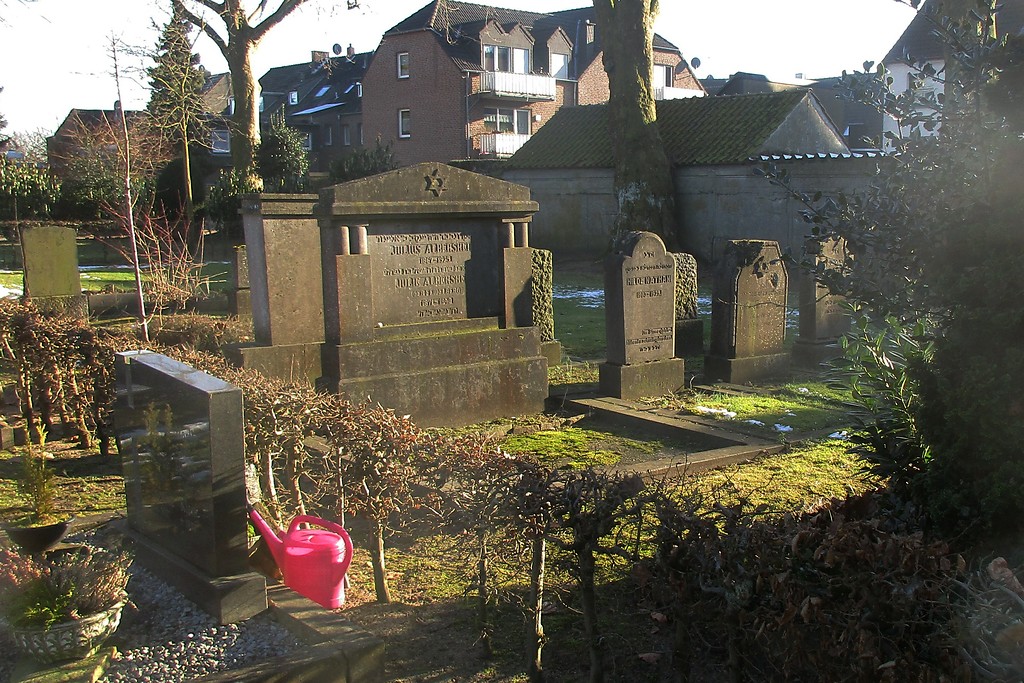 Jüdischer Friedhof "am Hasenberg", Gräberfeld auf dem Kommunalfriedhof  in Emmerich (2017).