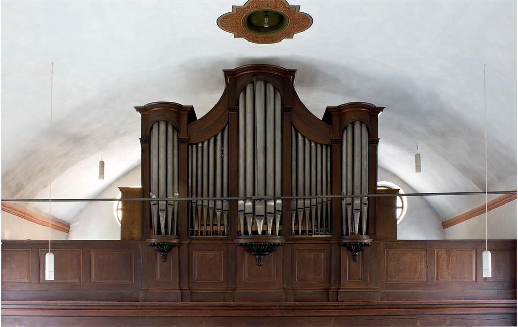 Orgelempore mit Orgel in der Versöhnungskirche in Buschhoven (2008)