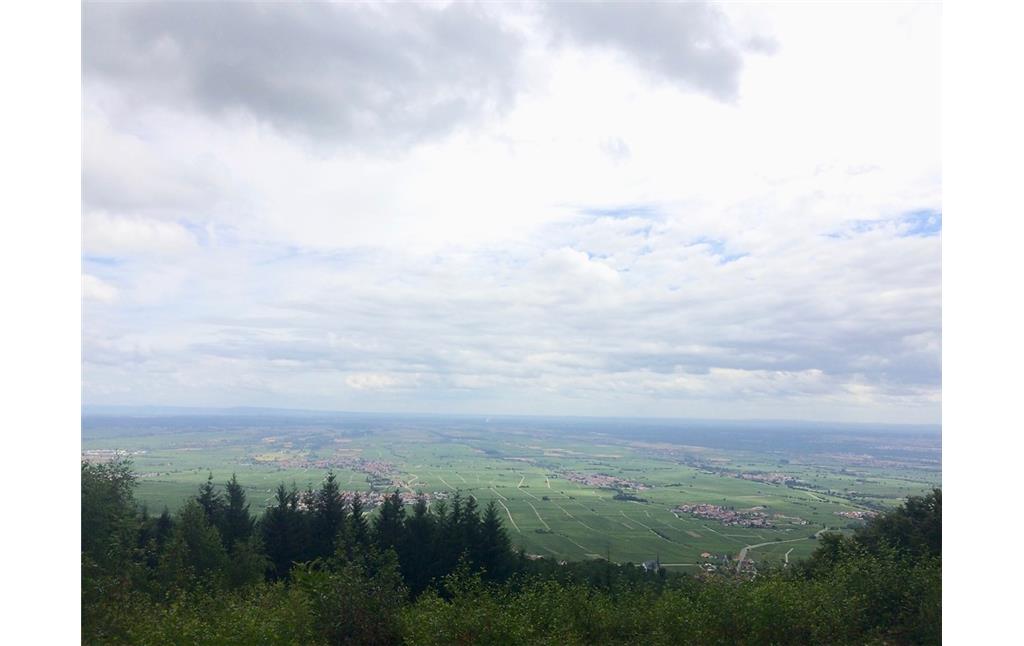 Aussicht vom Wetterkreuz auf dem Teufelsberg in Burrweiler (2017)
