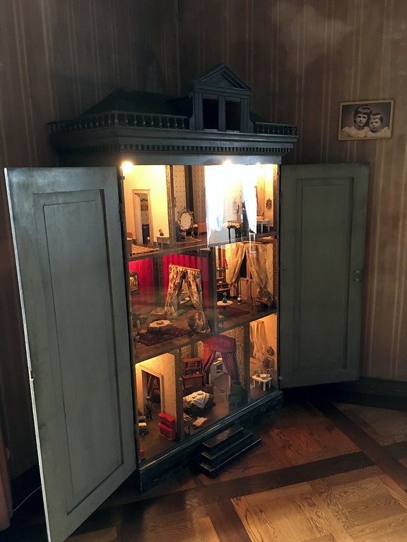 Puppenhaus der ehemaligen Besitzer der Burg Lahneck (2016)