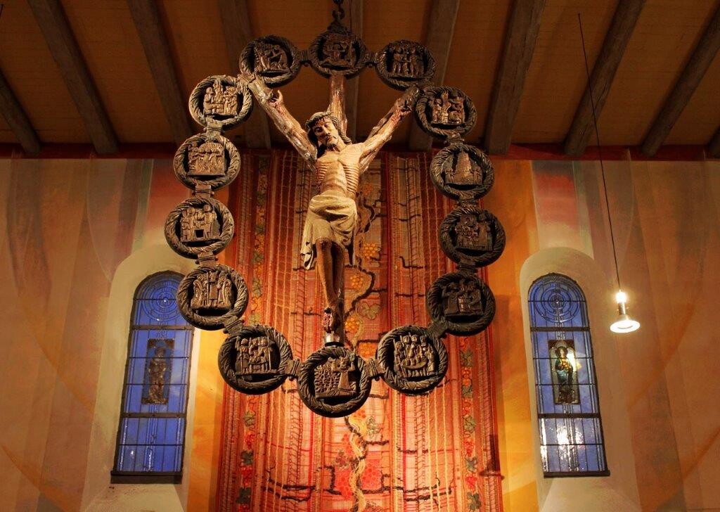 Gotisches Kreuz in der katholischen Pfarrkirche Sankt Martinus in Koblenz-Lay