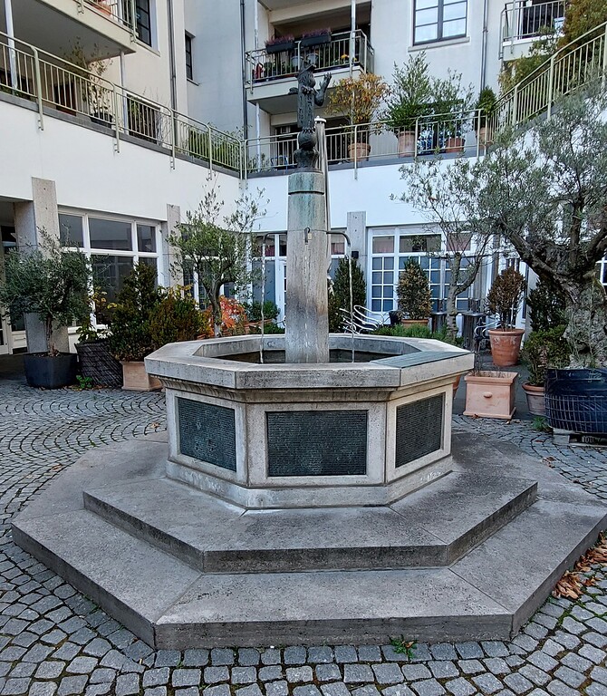 Das Denkmal "Kindergedenkstätte Löwenbrunnen" am Lern- und Gedenkort Jawne in Köln-Altstadt-Nord (2021).