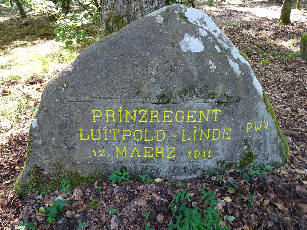 Ritterstein Nr. 136 "Prinzregent Luitpold-Linde 12. Maerz 1911" nordwestlich von Esthal (2019)