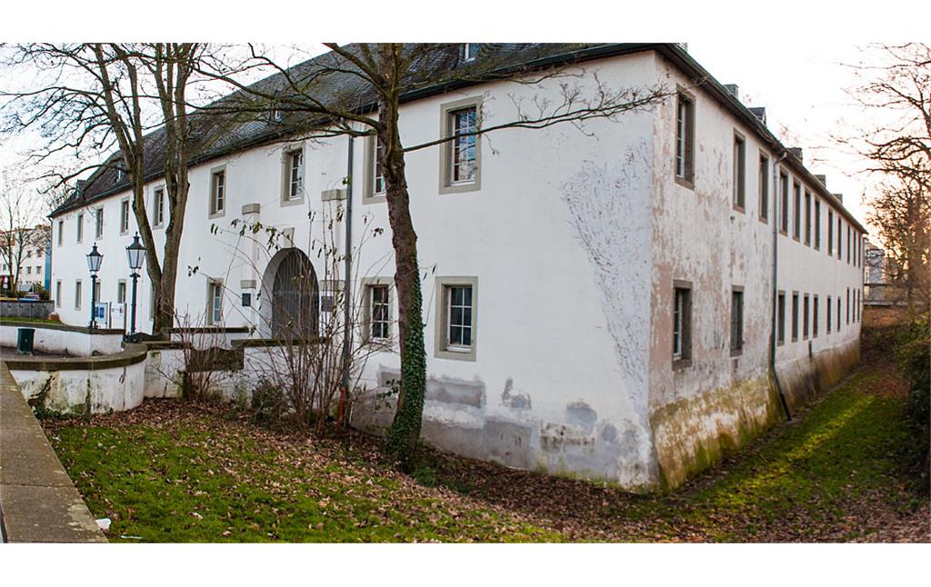 Außenansicht der Burg Endenich (2012)