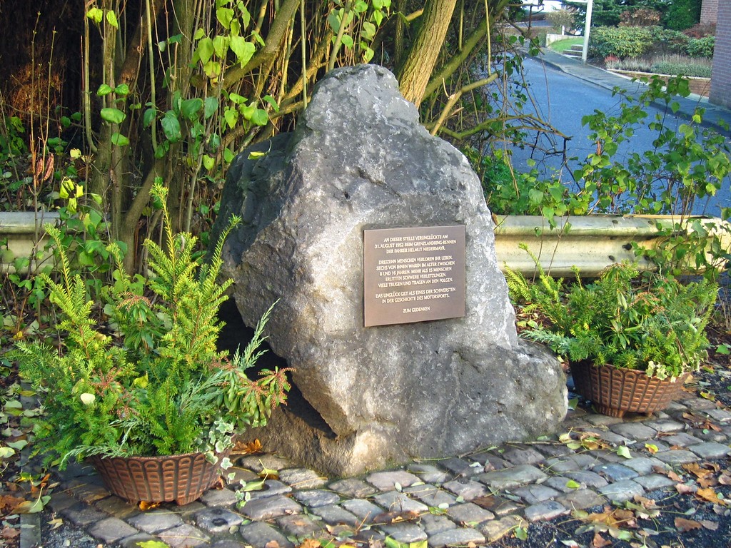Gedenkstein am Grenzlandring (Wegbergring) bei Wegberg (2012)