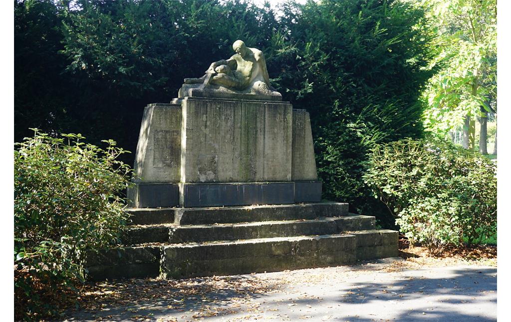 Rees, Stadtgarten, Ravelin (2021). Kriegerdenkmal von 1920 in Erinnerung an die Gefallenen des Ersten Weltkrieges