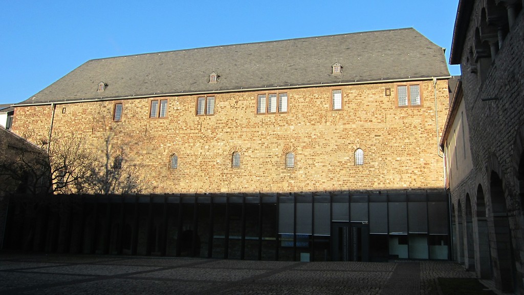 Simeonsstift (Kanonikerstift St. Simeon) in Trier, Ansicht des Nordflügels vom Innenhof aus (2014).