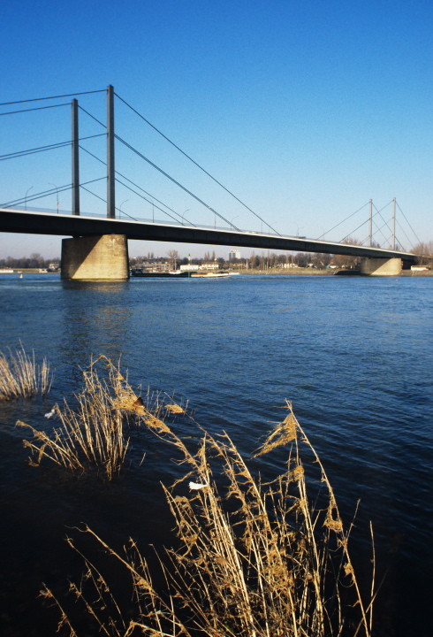 Rheinbrücke bei Rees, Kreis Kleve (2007)