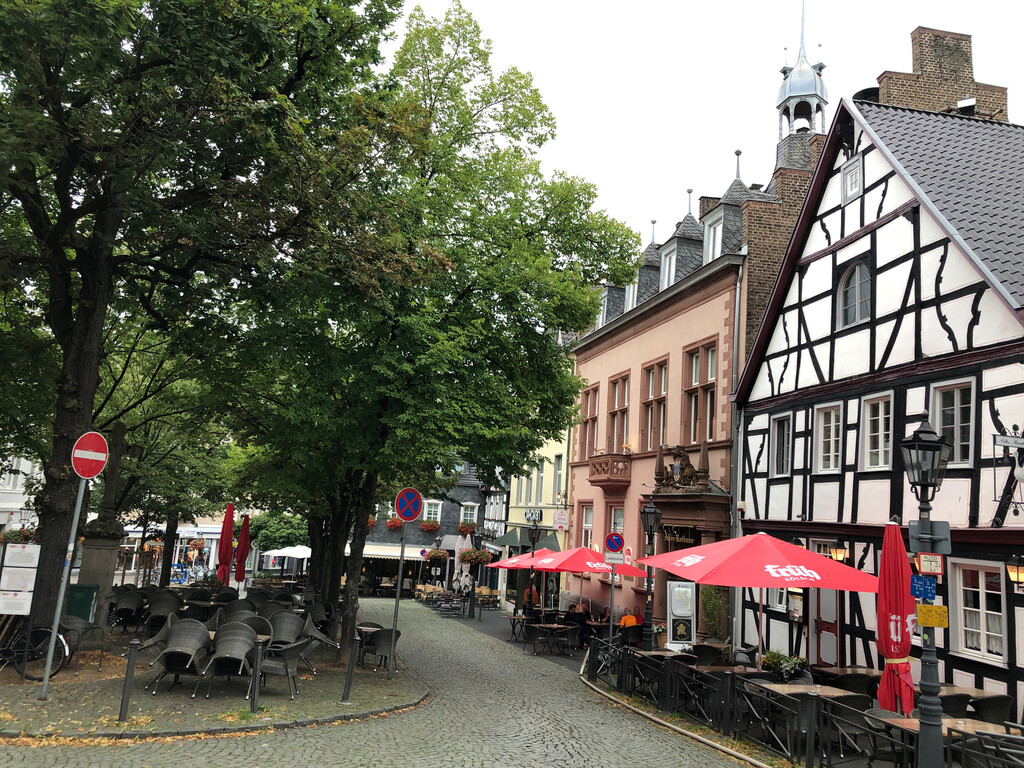 Marktplatz und altes Rathaus in Bad Honnef (2023)