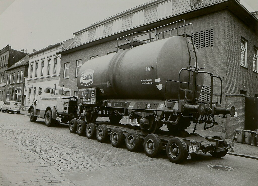 Stade, Wallstraße. Culemeyer-Transport Tankwagen Fa. Texaco (1976)