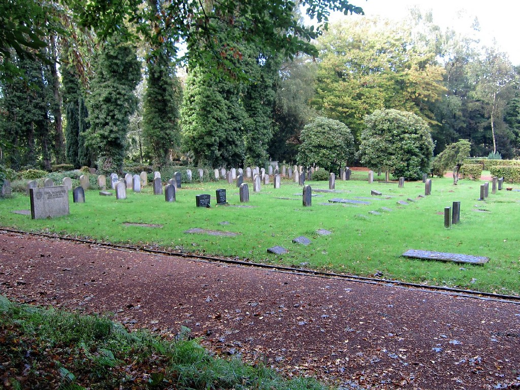 Das Gräberfeld des jüdischen Friedhofs auf dem Parkfriedhof in Huttrop (2011).