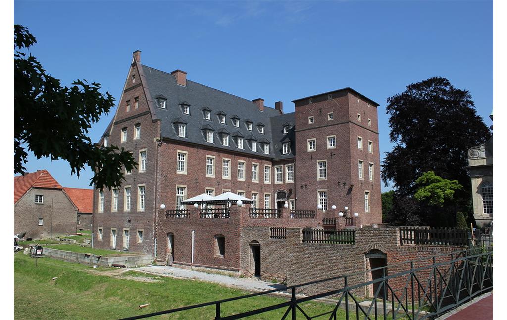 Haupthaus des Schlosses Diersfordt (2012).