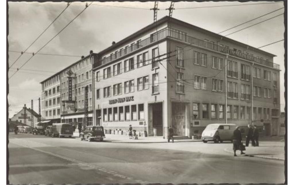 Historische Fotografie des späteren Geschäftshauses der Bank Schneider & Cie. in Pirmasens (1960er Jahre)