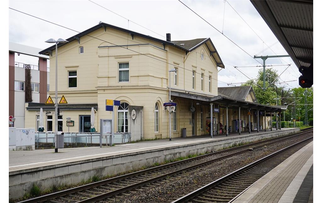 Bahnhof Herzogenrath (2021). Empfangsgebäude von Norden.