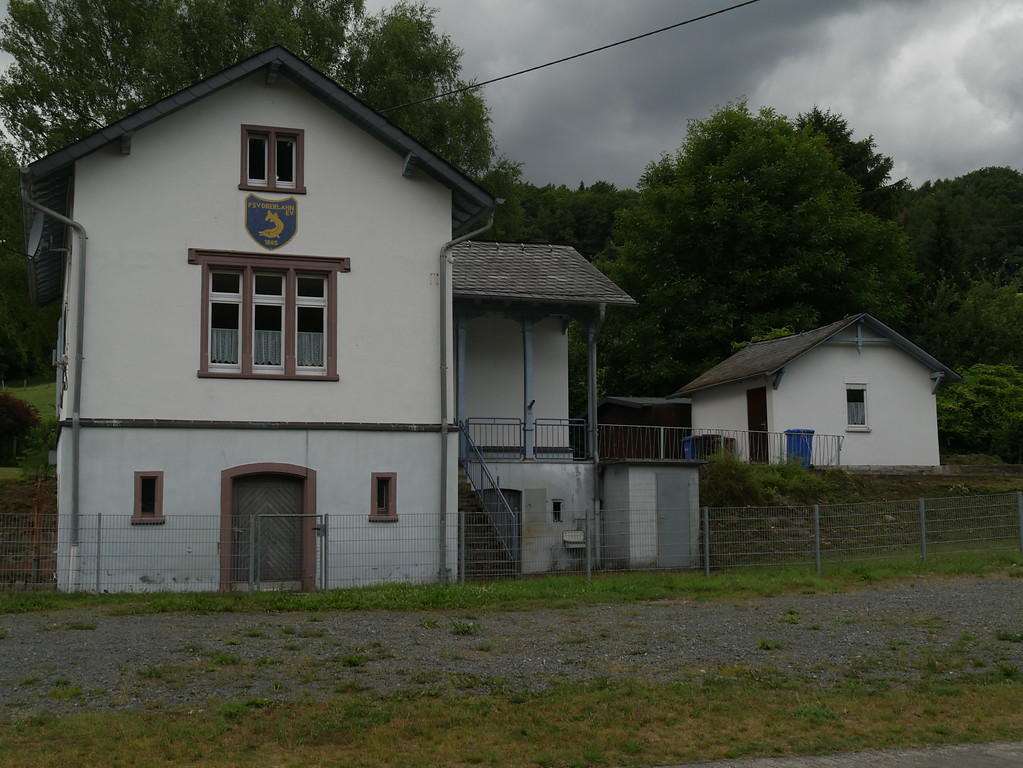 Ostseite des Schleusenwärterhauses der Schleuse Fürfurt bei Villmar (2017)
