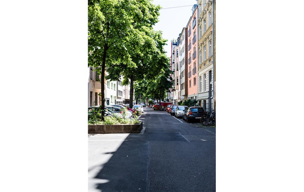 Aquinostraße im Kölner Agnesviertel (2021)