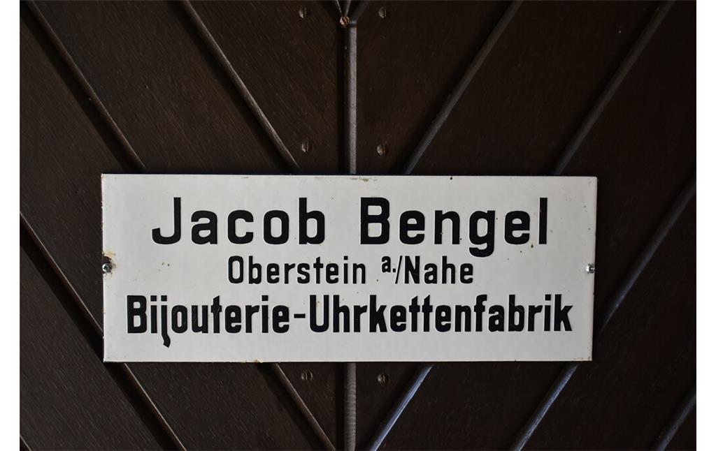 Schild am Industriedenkmal Jakob Bengel in Idar-Oberstein (2019)