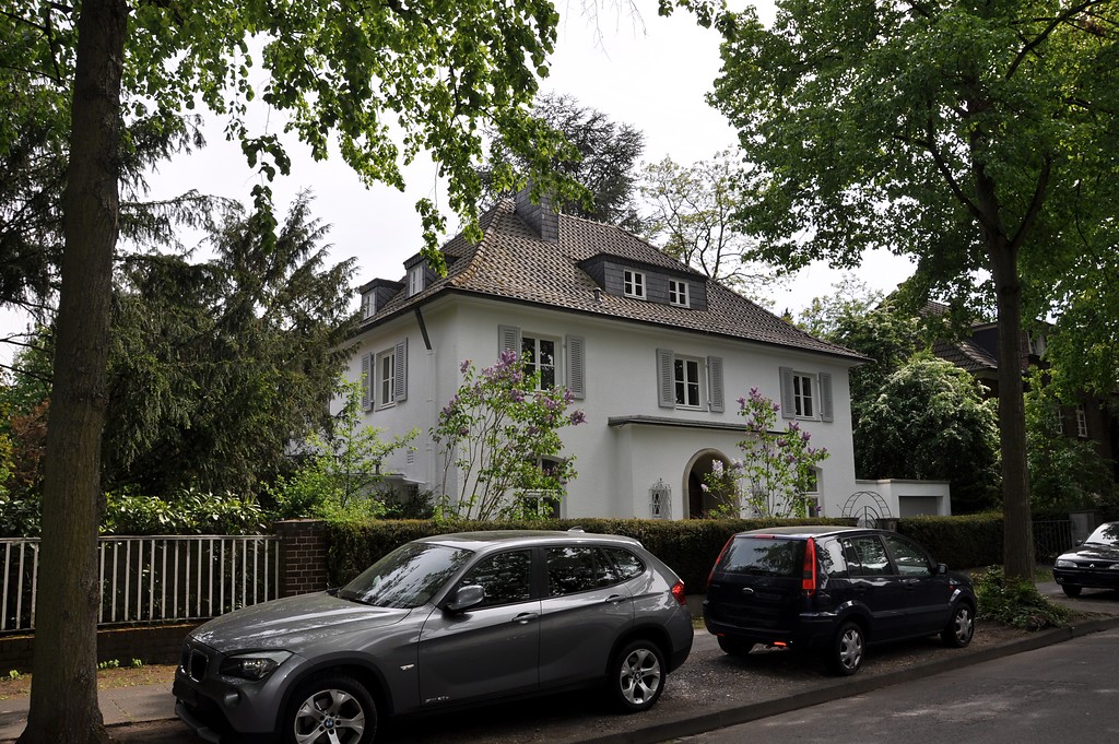 Wohnhaus Friedrich-Wilhelm-Straße 8 im Bonner Regierungsviertel (2016)