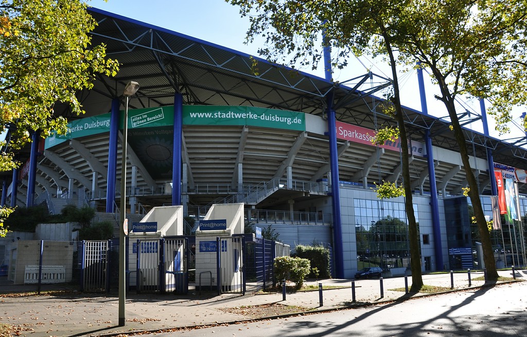 Sicht auf die heutige Schauinsland-Reisen-Arena, ehemals Wedaustadion in Duisburg (2016).