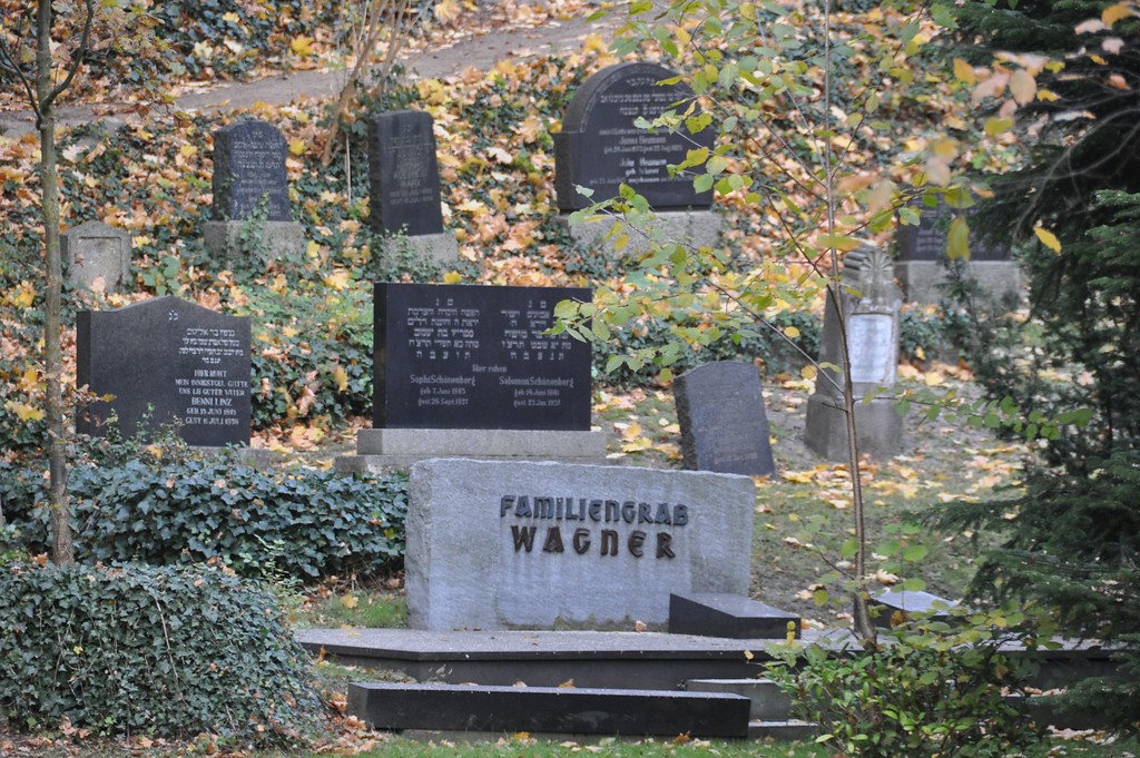 Grabstein der Familie Wagner auf dem jüdischen Friedhof in der Heinrichstraße in Siegburg (2011).
