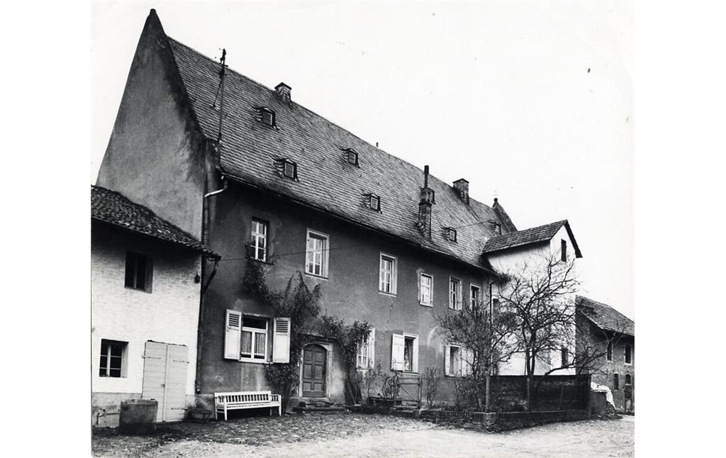Historische Fotografie des ehemaligen Amtshauses, Haus im Schlosshof 1 in Waldlaubersheim (1934)
