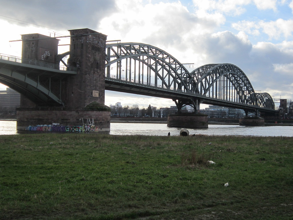Kölner Südbrücke von Norden (2014)