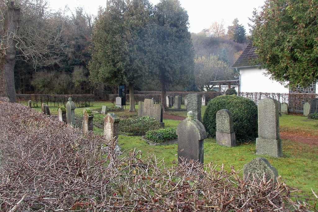 Gräberfeld des jüdischen Friedhofs Schleiden-Gemünd in der Kölner Straße (2016)