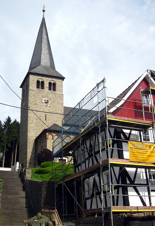 Katholische Pfarrkirche St. Peter in Windeck-Herchen (2014)