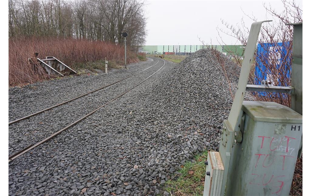 Zechenbahn von Zeche Friedrich Heinrich zum Rheinpreußen-Hafen. Bauarbeiten am vorläufigen Streckenende an der Ringstraße in Lintfort (2020)