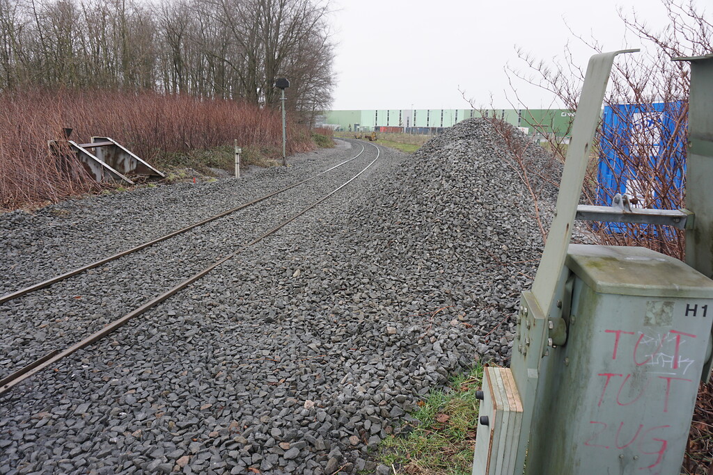 Zechenbahn von Zeche Friedrich Heinrich zum Rheinpreußen-Hafen. Bauarbeiten am vorläufigen Streckenende an der Ringstraße in Lintfort (2020)