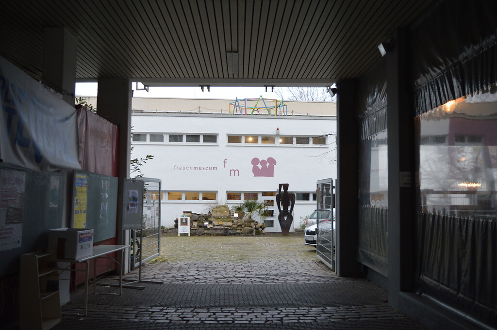 Eingangsbereich des Frauenmuseums in Bonn (2022)