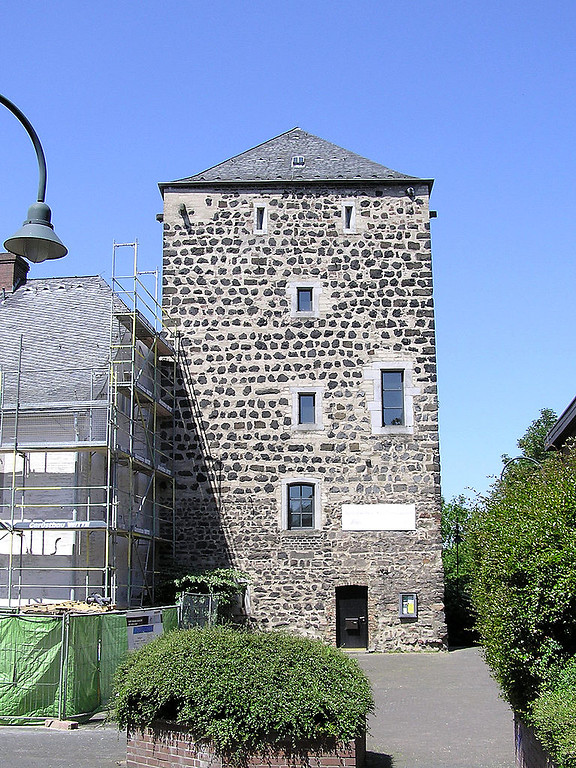 Wohnturm mit Heimatmuseum in Köln-Zündorf (2006), vermutlich aus der zweiten Hälfte des 13. Jahrhunderts