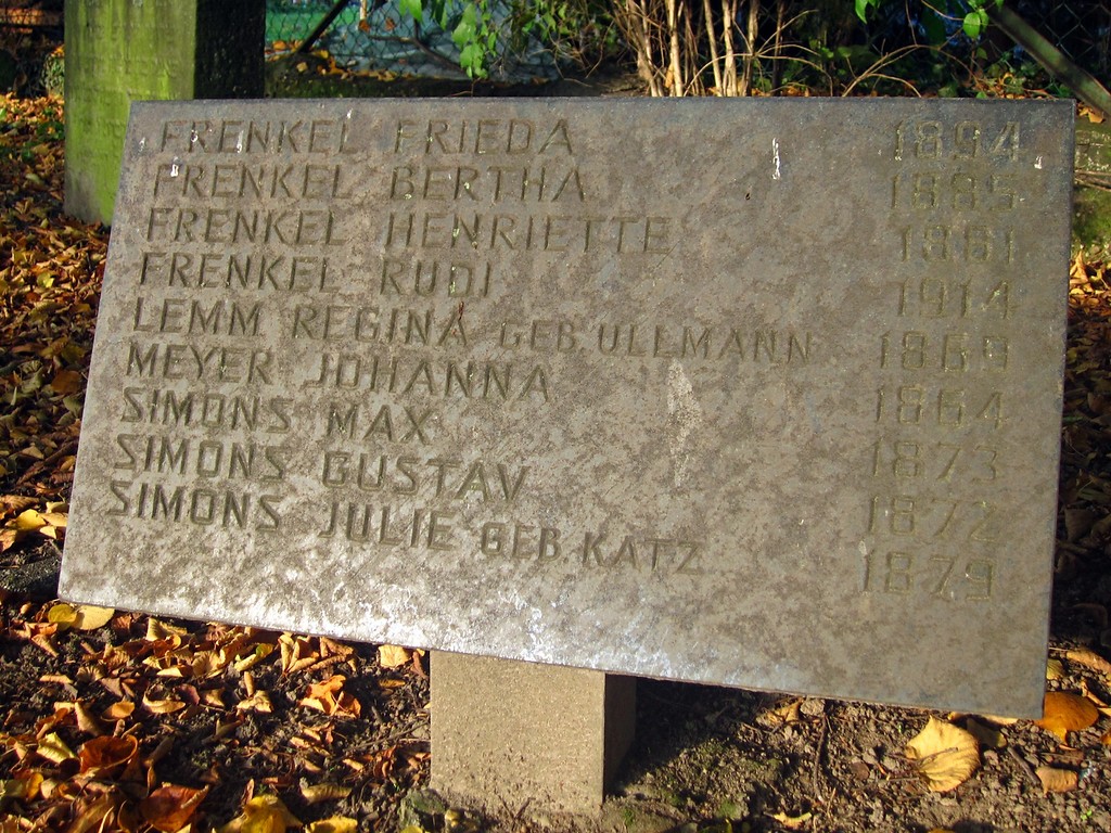 Tafel zur Erinnerung an die jüdischen Opfer der NS-Zeit auf dem Judenfriedhof Alleestraße in Jüchen (2013)
