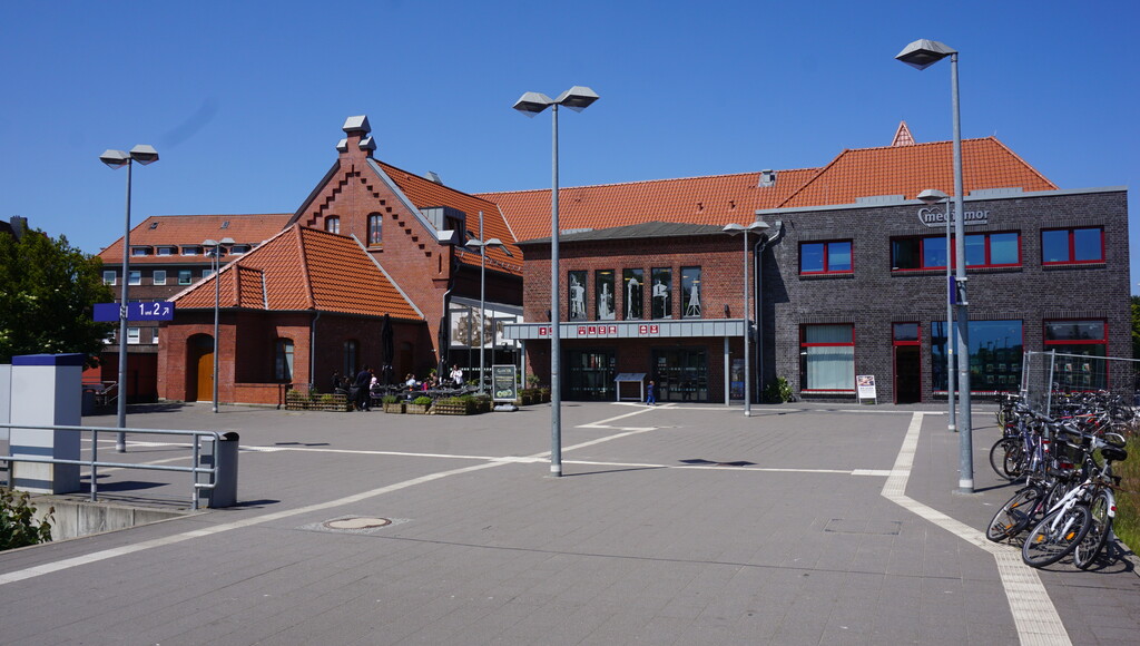Cuxhaven, Bürgerbahnhof Gleisseite (2023)