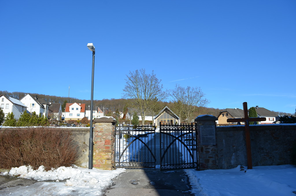 Eingangstor des Friedhofs Seibersbach (2017)